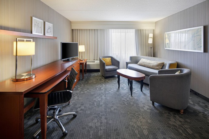 Imagen de la habitación del Hotel Courtyard By Marriott Cleveland Beachwood. Foto 7