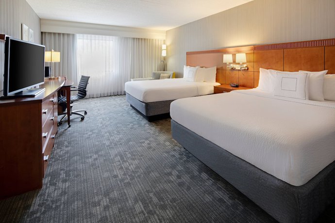 Imagen de la habitación del Hotel Courtyard By Marriott Cleveland Beachwood. Foto 12