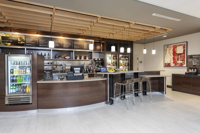 Imagen del bar/restaurante del Hotel Courtyard By Marriott Cleveland Elyria. Foto 6
