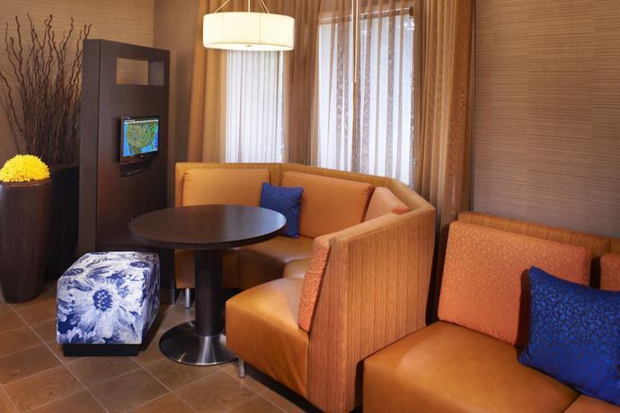 Imagen de los interiores del Hotel Courtyard By Marriott Cleveland Independence. Foto 17