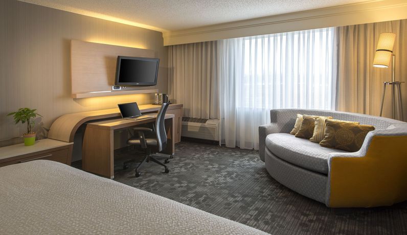 Imagen de la habitación del Hotel Courtyard By Marriott Cleveland Westlake. Foto 11