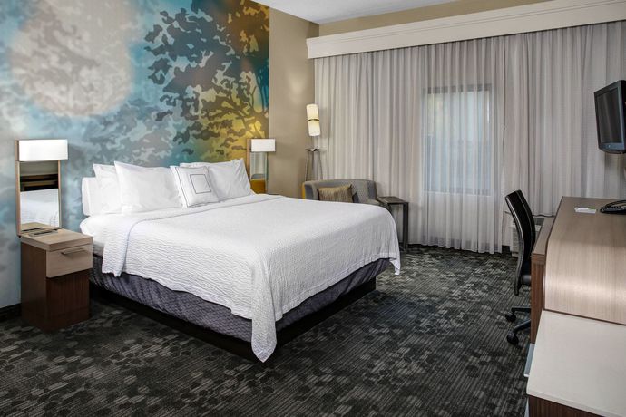 Imagen de la habitación del Hotel Courtyard By Marriott Cleveland Westlake. Foto 12