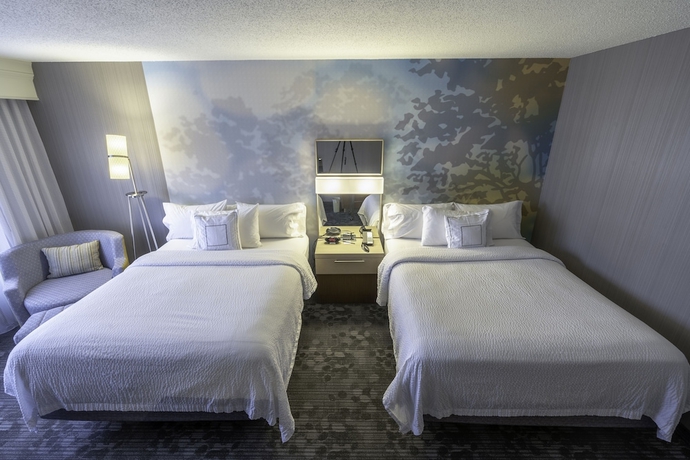 Imagen de la habitación del Hotel Courtyard By Marriott Cleveland Willoughby. Foto 7