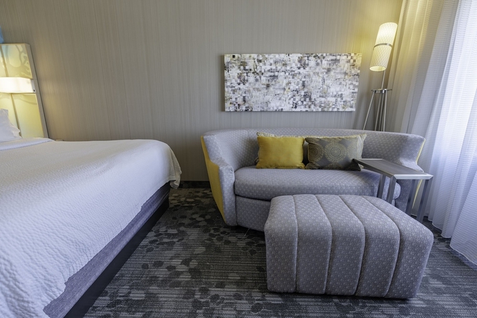 Imagen de la habitación del Hotel Courtyard By Marriott Cleveland Willoughby. Foto 12