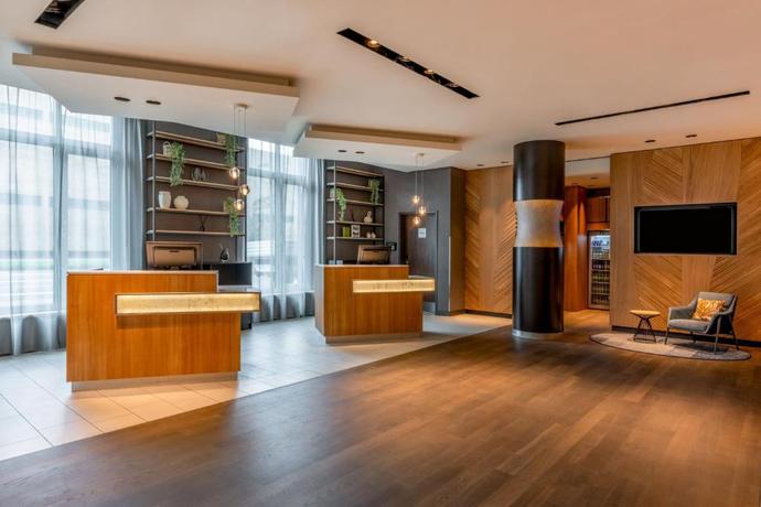 Imagen de los interiores del Hotel Courtyard By Marriott Cologne. Foto 12