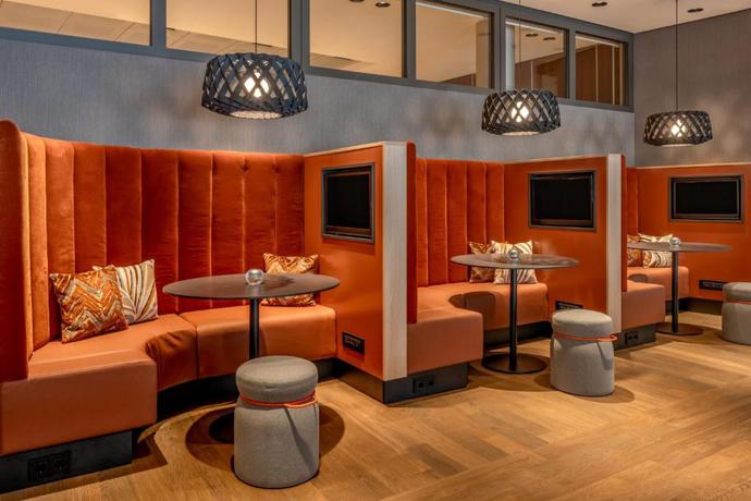 Imagen del bar/restaurante del Hotel Courtyard By Marriott Cologne. Foto 7