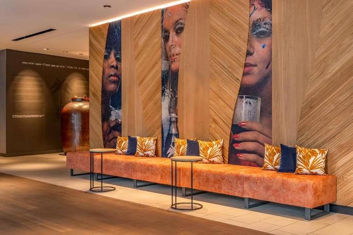 Imagen de los interiores del Hotel Courtyard By Marriott Cologne. Foto 14