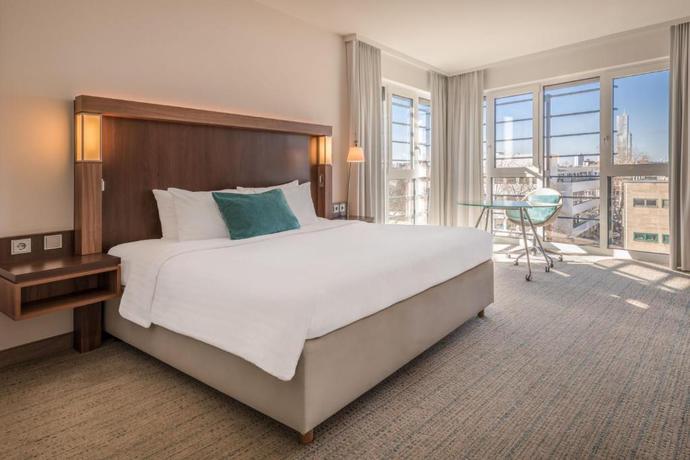 Imagen de la habitación del Hotel Courtyard By Marriott Cologne. Foto 11