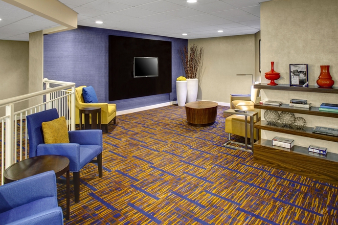 Imagen de los interiores del Hotel Courtyard By Marriott Columbus Downtown. Foto 12