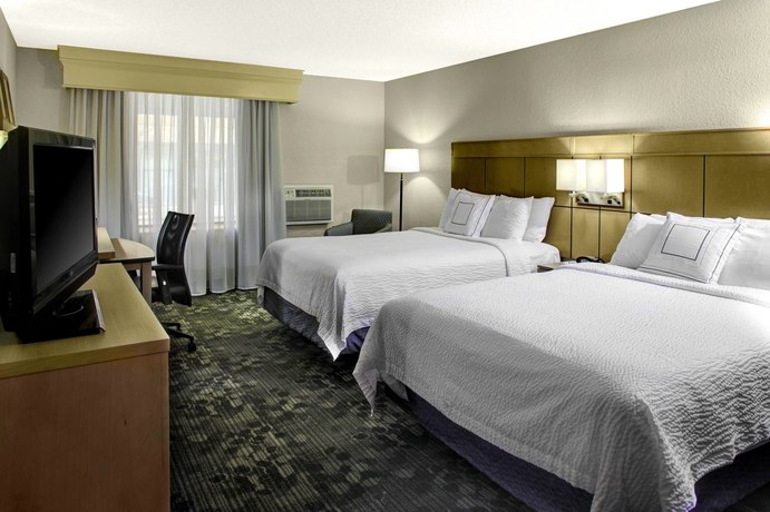 Imagen de la habitación del Hotel Courtyard By Marriott Columbus Downtown. Foto 7