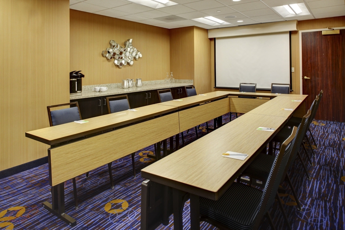 Imagen de los interiores del Hotel Courtyard By Marriott Columbus Downtown. Foto 14