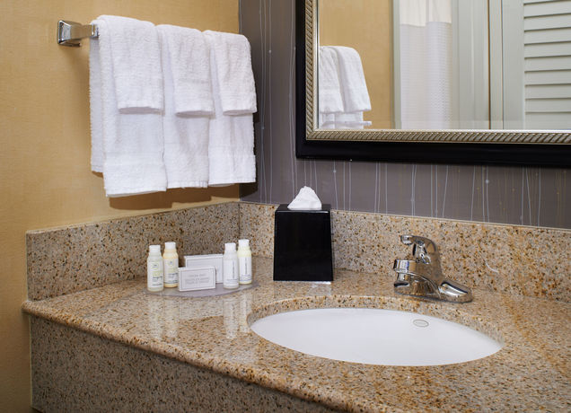 Imagen de la habitación del Hotel Courtyard By Marriott Columbus Dublin. Foto 8