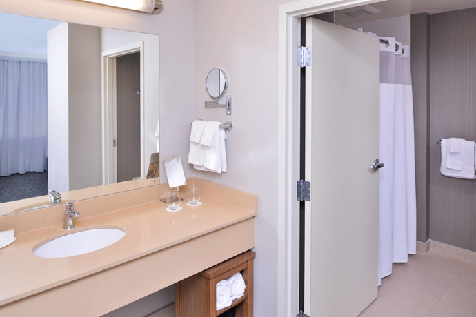Imagen de la habitación del Hotel Courtyard By Marriott Columbus Grove City. Foto 16