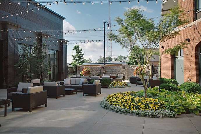 Imagen de los exteriores del Hotel Courtyard By Marriott Columbus Osu. Foto 9