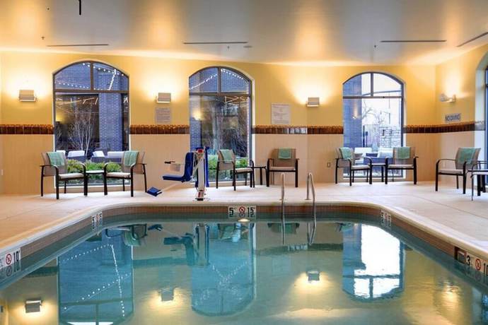 Imagen de la piscina del Hotel Courtyard By Marriott Columbus Osu. Foto 15
