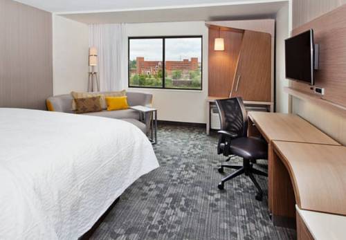 Imagen de la habitación del Hotel Courtyard By Marriott Columbus Phenix City. Foto 6