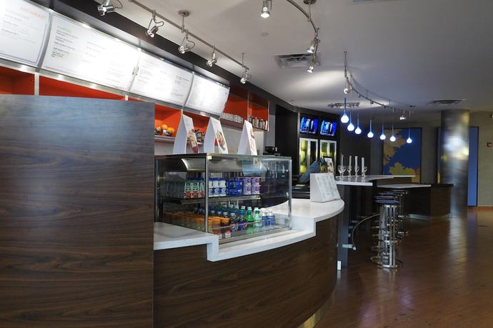 Imagen del bar/restaurante del Hotel Courtyard By Marriott Columbus West/hilliard. Foto 5