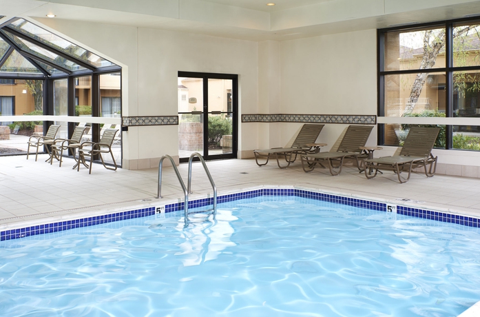 Imagen de la piscina del Hotel Courtyard By Marriott Columbus Worthington. Foto 16