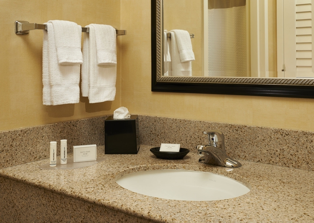 Imagen de la habitación del Hotel Courtyard By Marriott Columbus Worthington. Foto 10