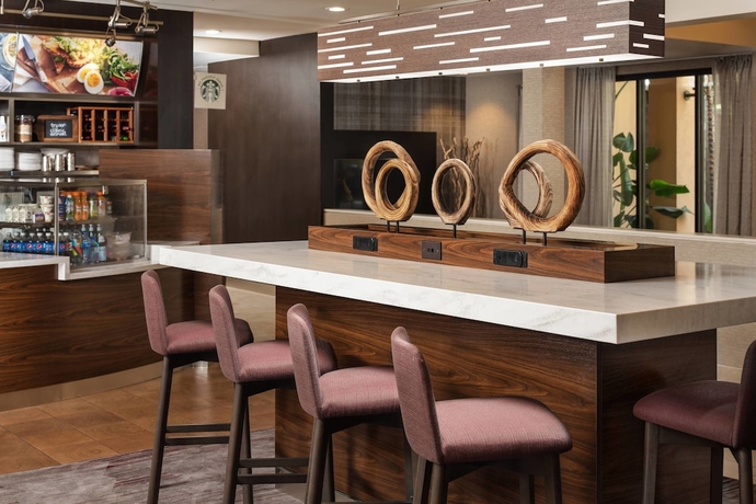 Imagen de los interiores del Hotel Courtyard By Marriott Costa Mesa South Coast Metro. Foto 15