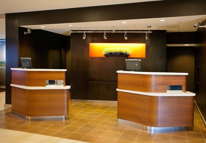 Imagen de los interiores del Hotel Courtyard By Marriott Costa Mesa South Coast Metro. Foto 17