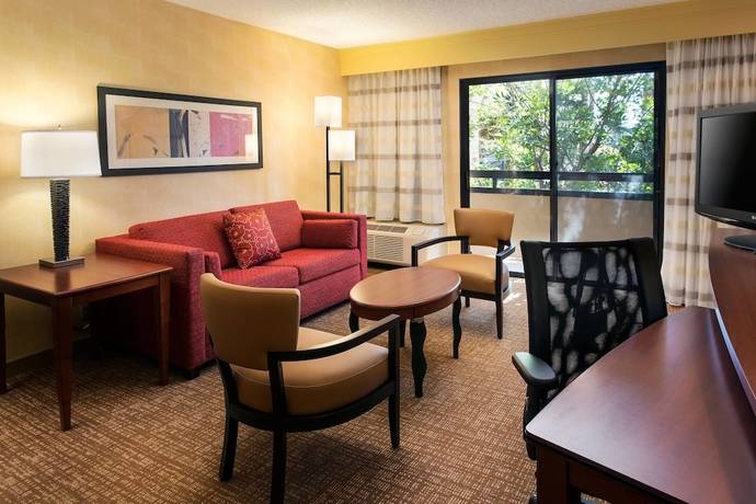 Imagen de la habitación del Hotel Courtyard By Marriott Costa Mesa South Coast Metro. Foto 14