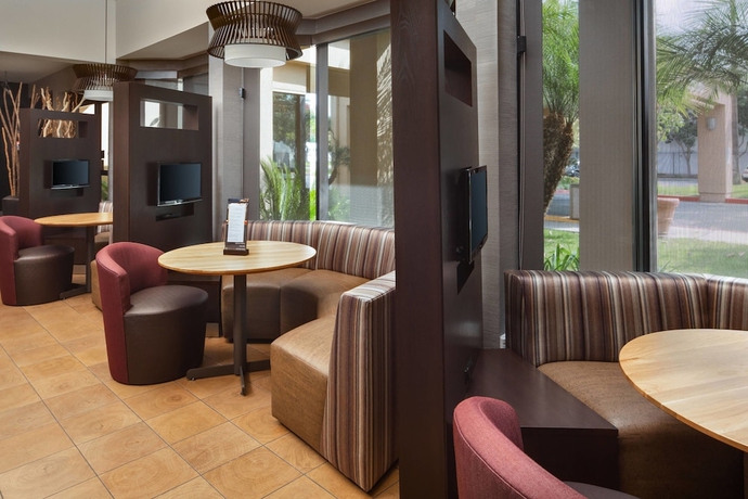 Imagen general del Hotel Courtyard By Marriott Costa Mesa South Coast Metro. Foto 3