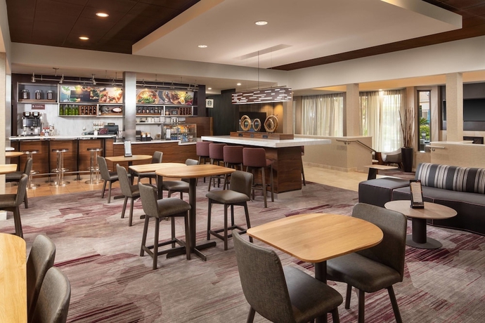 Imagen del bar/restaurante del Hotel Courtyard By Marriott Costa Mesa South Coast Metro. Foto 8