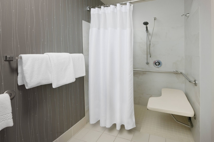 Imagen de la habitación del Hotel Courtyard By Marriott Dallas Addison/quorum Drive. Foto 16