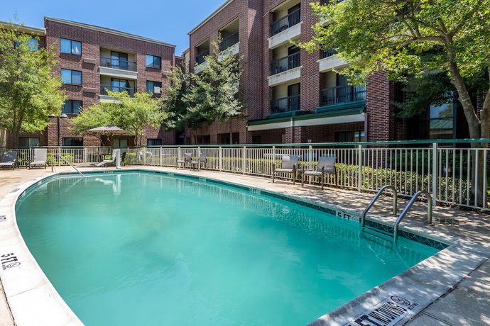 Imagen de la piscina del Hotel Courtyard By Marriott Dallas Dfw Airport South/irving. Foto 20