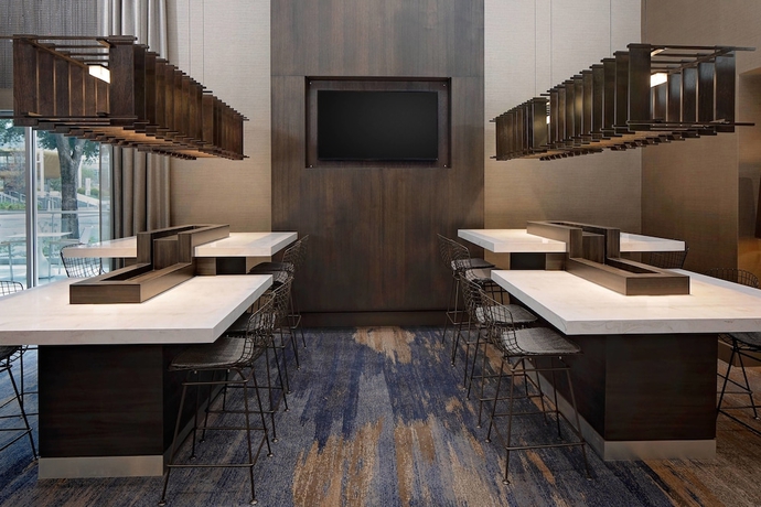 Imagen de los interiores del Hotel Courtyard By Marriott Dallas Downtown/reunion District. Foto 19