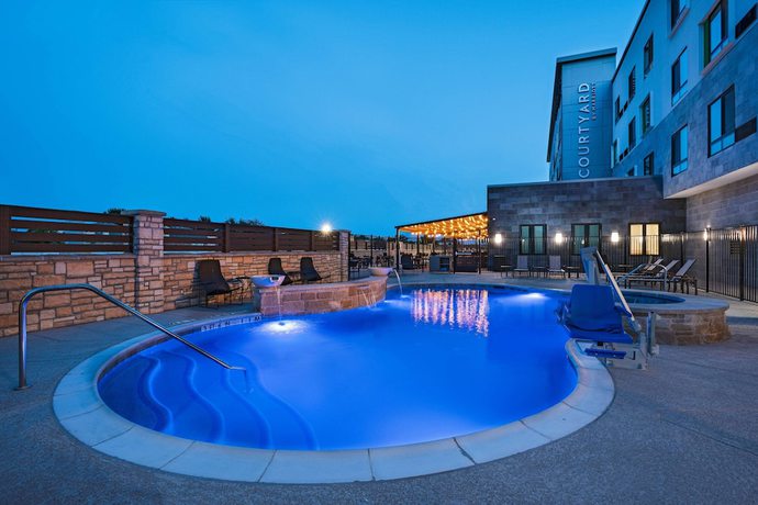 Imagen de la piscina del Hotel Courtyard By Marriott Dallas Grand Prairie. Foto 20