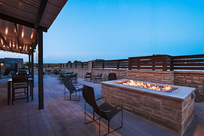 Imagen general del Hotel Courtyard By Marriott Dallas Grand Prairie. Foto 2