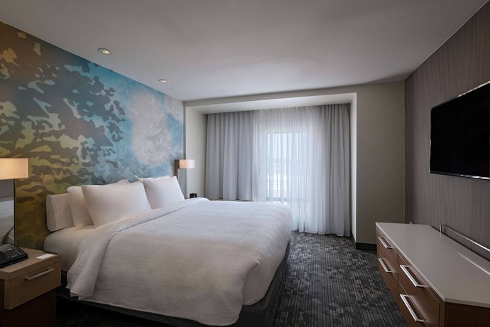 Imagen de la habitación del Hotel Courtyard By Marriott Dallas Grand Prairie. Foto 13