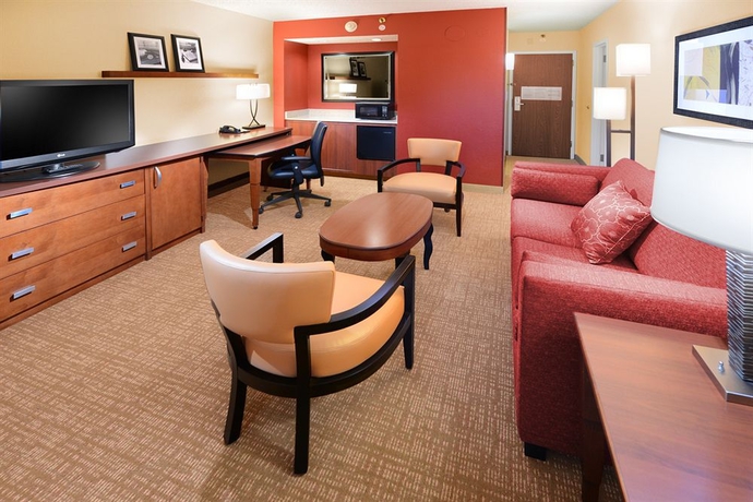 Imagen de los interiores del Hotel Courtyard By Marriott Dallas Las Colinas. Foto 6