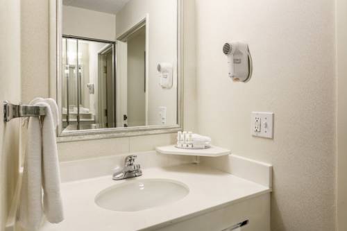 Imagen de la habitación del Hotel Courtyard By Marriott Dallas - Lewisville. Foto 9