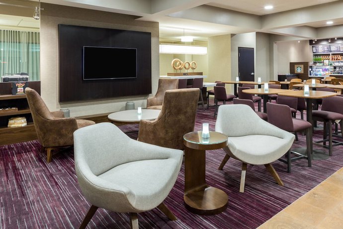 Imagen de los interiores del Hotel Courtyard By Marriott Dallas Mesquite. Foto 16