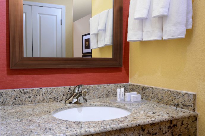 Imagen de la habitación del Hotel Courtyard By Marriott Dallas Plano In Legacy Park. Foto 12