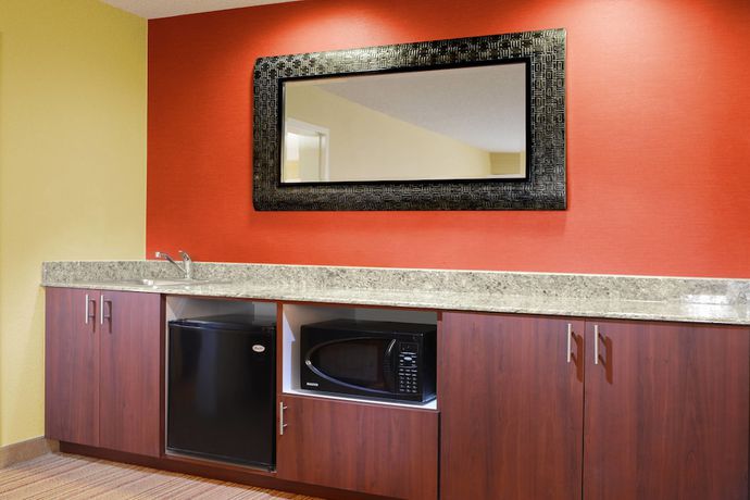 Imagen de la habitación del Hotel Courtyard By Marriott Dallas Plano In Legacy Park. Foto 13