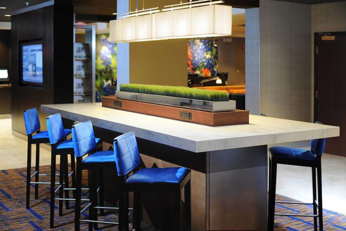 Imagen del bar/restaurante del Hotel Courtyard By Marriott Dallas Plano In Legacy Park. Foto 2