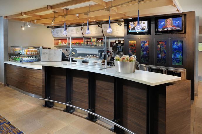 Imagen del bar/restaurante del Hotel Courtyard By Marriott Dallas Plano In Legacy Park. Foto 3