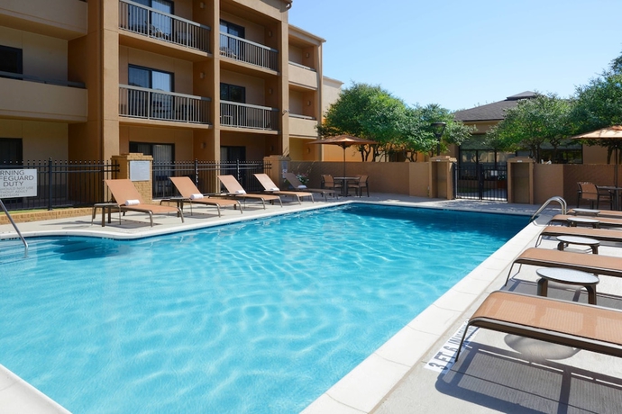Imagen de la piscina del Hotel Courtyard By Marriott Dallas Plano Parkway At Preston Road. Foto 19
