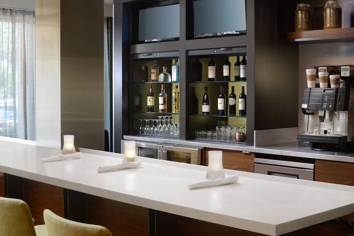 Imagen del bar/restaurante del Hotel Courtyard By Marriott Dallas Plano Parkway At Preston Road. Foto 5