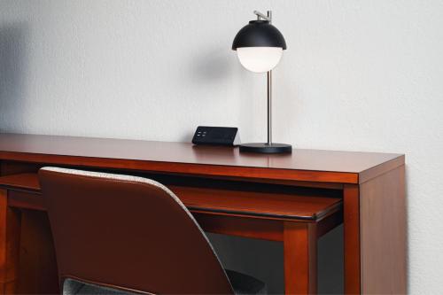 Imagen de la habitación del Hotel Courtyard By Marriott Dallas Richardson At Spring Valley. Foto 16