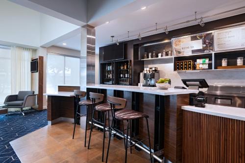 Imagen general del Hotel Courtyard By Marriott Dallas Richardson At Spring Valley. Foto 12