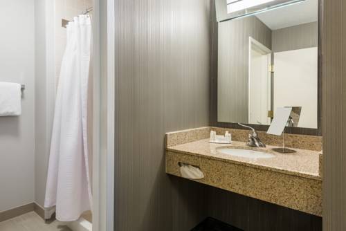 Imagen de la habitación del Hotel Courtyard By Marriott Danbury. Foto 3