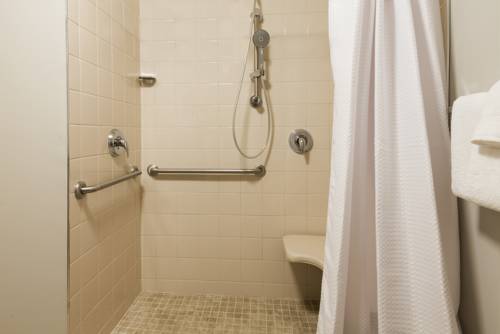 Imagen de la habitación del Hotel Courtyard By Marriott Danbury. Foto 8