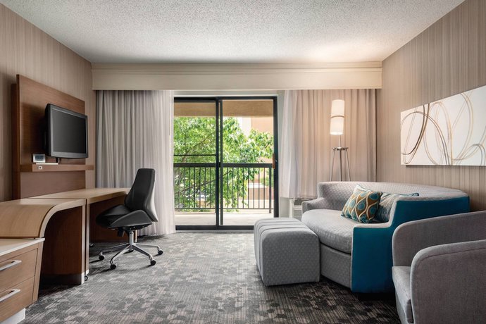 Imagen de la habitación del Hotel Courtyard By Marriott Dayton North. Foto 4