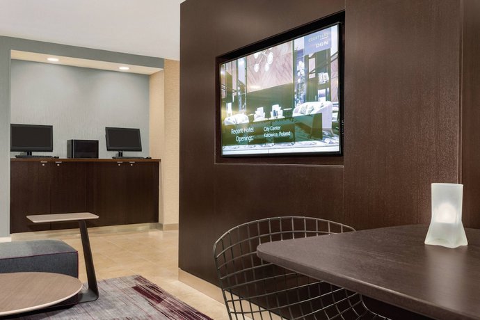 Imagen de los interiores del Hotel Courtyard By Marriott Dayton North. Foto 11
