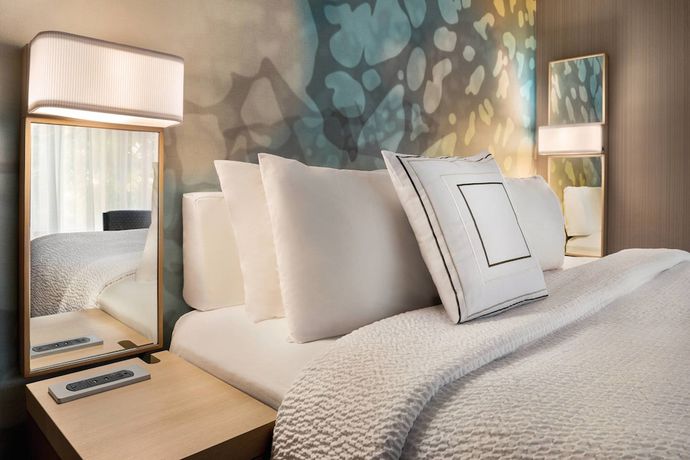 Imagen de la habitación del Hotel Courtyard By Marriott Dayton North. Foto 7
